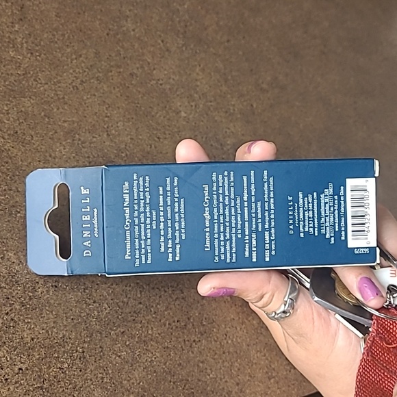 *NEW* Premium Crystal Nail File - Picture 2 of 2